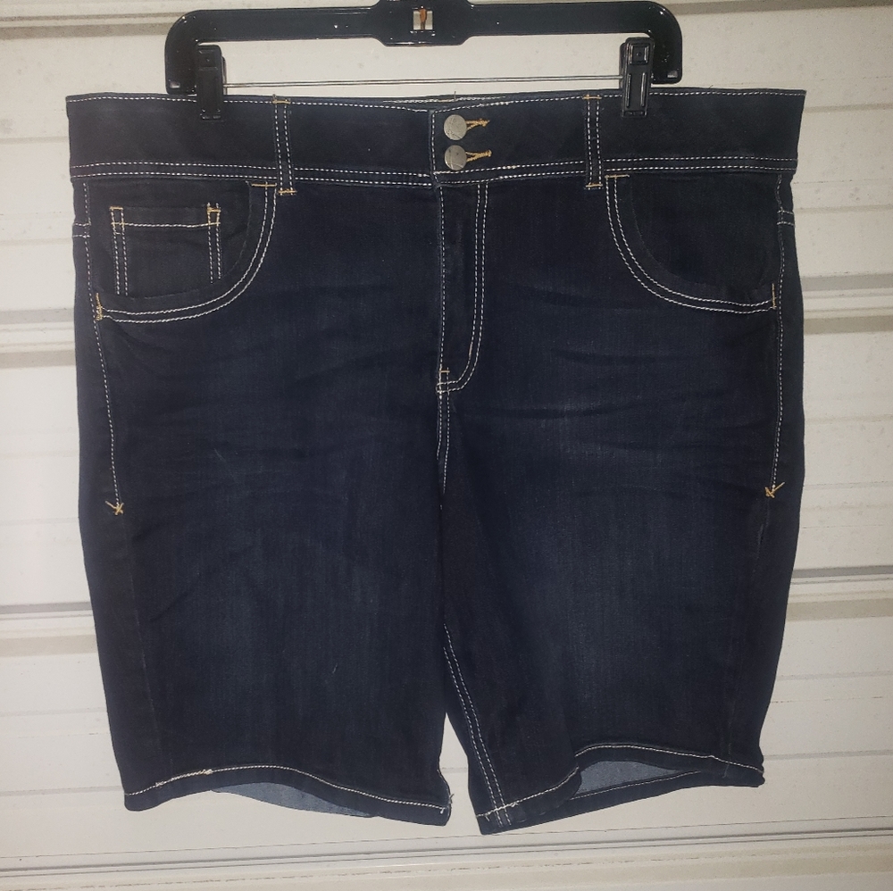 Plus Size 18 Lane Bryant Denim Jean Shorts women's tighter tummy technology